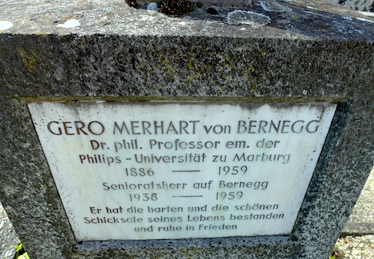 Grab des Historikers Gero Merhart von Bernegg auf dem Friedhof Bernrain oberhalb Kreuzlingen. Bild: Brigitta Hochuli