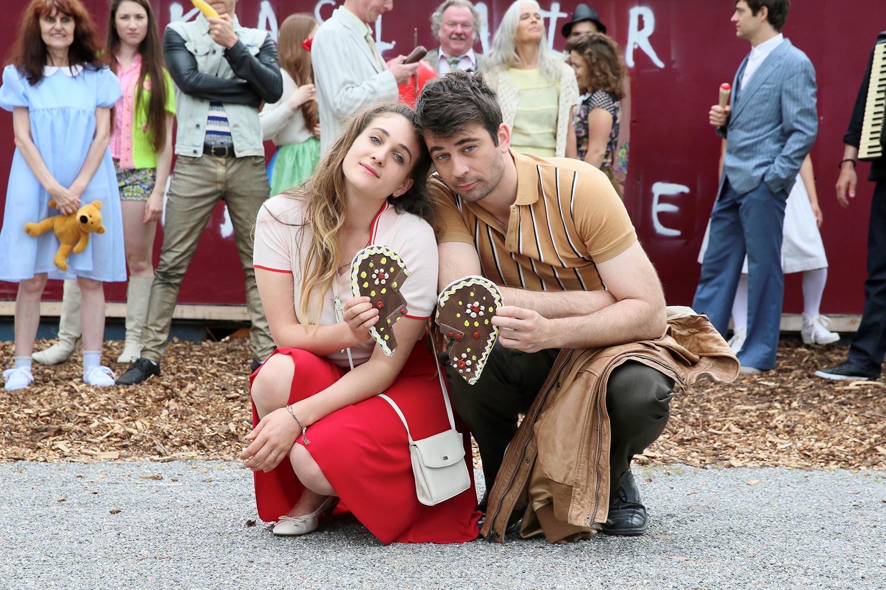 Die beiden Hauptrollen werden gespielt von Kaspar Locher und Maria Lisa Huber.