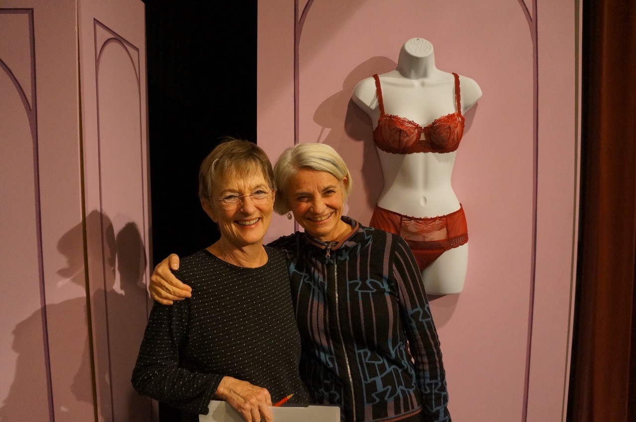 Regiseurin Astrid Keller mit Regieassistentin Anna Wohnlich