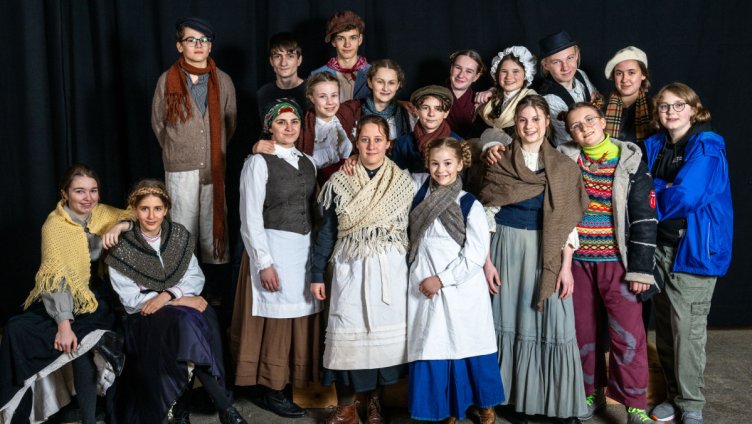 momoll Jugendtheater Wil: Dureschloh