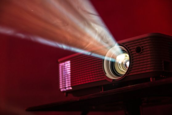 Grosses Kino in der Kirche