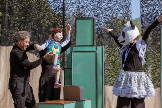 Theater R.A.B. - Ich steige aus dem Fenster