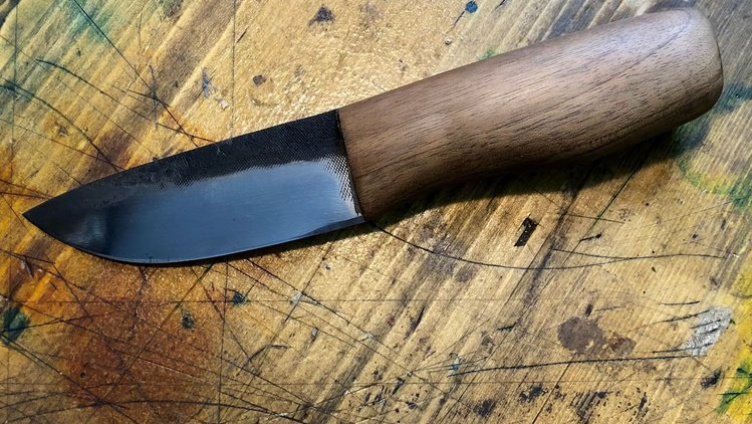 Naturena: Allzweckmesser schmieden