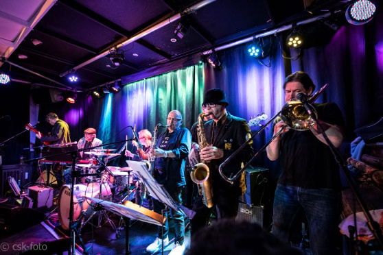 umsonst & draußen - Blossbluez