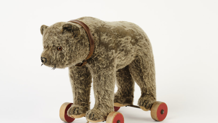Museumstalk in der Sonderausstellung «Leben & Lassen. Spuren des Menschseins»