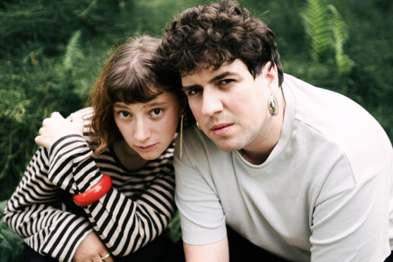 Wohnzimmerkonzert mit Mainact Lost in Lona - Supportact tba