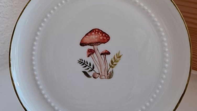 Traditionelles Porzellan malen