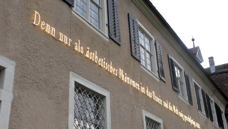 Joseph Kosuth. Das Dasein und die Welt - und Nietzsche in Neon