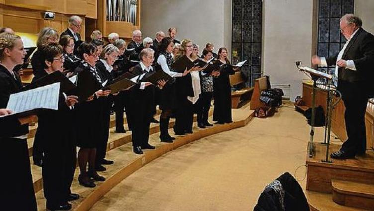 Russische Lieder füllen die Kirche