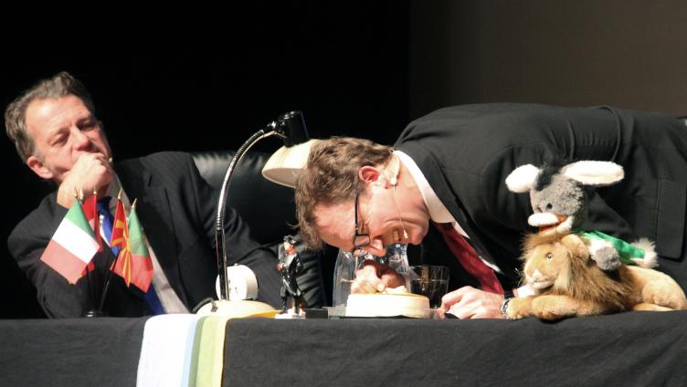 Kulturasylanten mit Blockflöten im Blätterwald