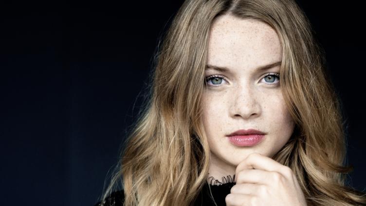 Meet & Greet mit dem neuen Schweizer Shooting Star Luna Wedler