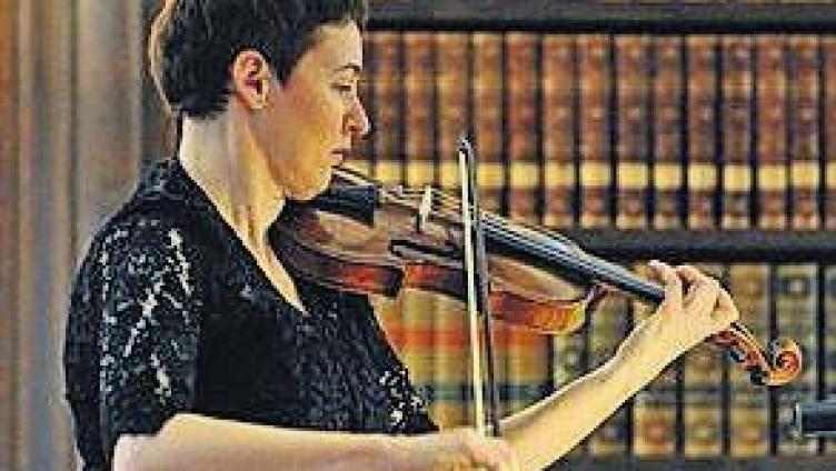 Sechs Geigen für die Violinistin
