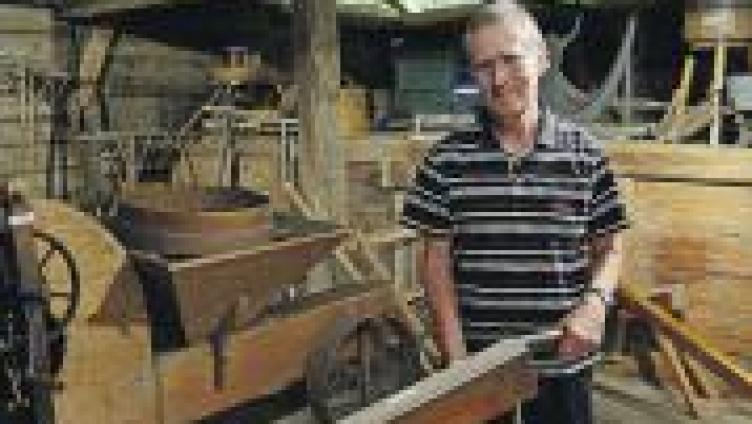 Hinter gestrickten Wänden