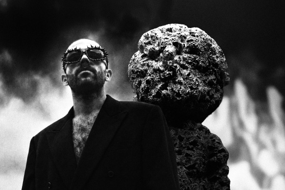 Per Autotune durch eine düstere Galaxie