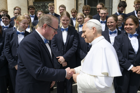 «Dancing Queen» für den Papst