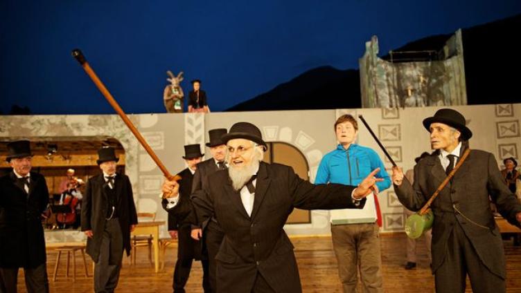 Ein übermütiges Stück Totholz